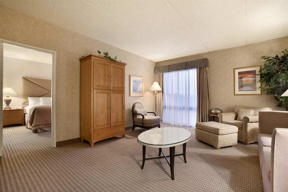 فندق ويندسور لوكسفي  دبل تري باي هيلتون برادلي إنترناشونال إيربورت الغرفة الصورة